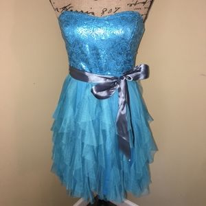 Strapless Sequined dress
